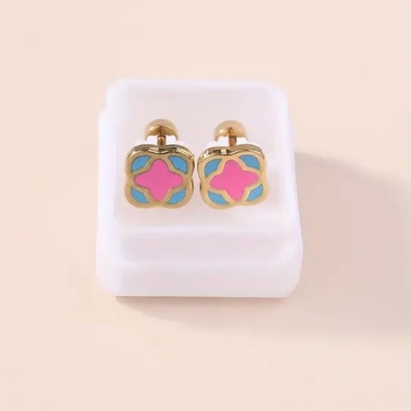 NEW! Vibrant Four-Leaf Clover Multicolor Stud Earrings🩷🩵🖤🤍 - Picture 7 of 8